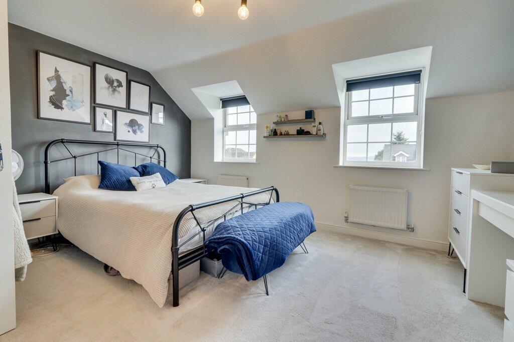 Additional property image - Far Highfield Close, Idle, Bradford, West Yorkshire, BD10