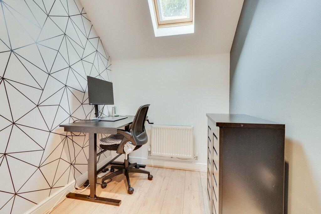 Additional property image - Far Highfield Close, Idle, Bradford, West Yorkshire, BD10