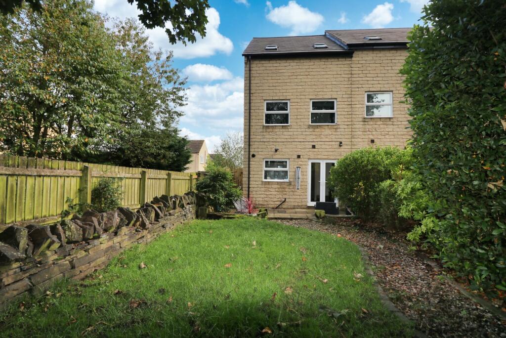 Additional property image - Far Highfield Close, Idle, Bradford, West Yorkshire, BD10