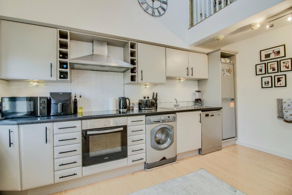 Additional property image - Tenterfields House, Meadow Road, Apperley Bridge, BD10
