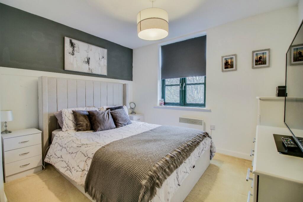 Additional property image - Tenterfields House, Meadow Road, Apperley Bridge, BD10