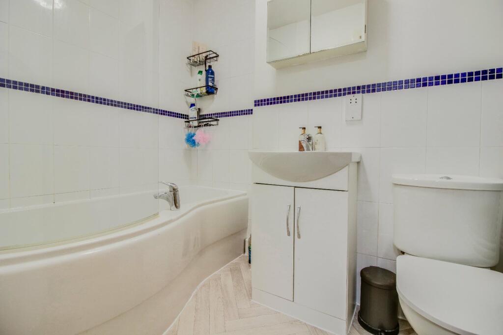 Additional property image - Tenterfields House, Meadow Road, Apperley Bridge, BD10