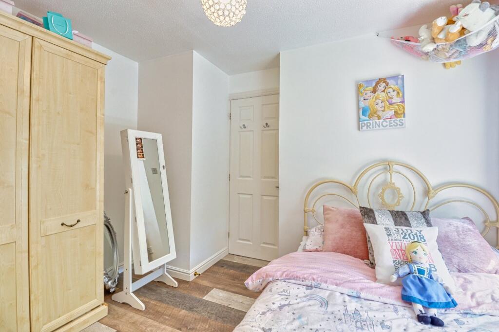 Additional property image - Roundhead Fold, Apperley Bridge, Bradford, West Yorkshire, BD10