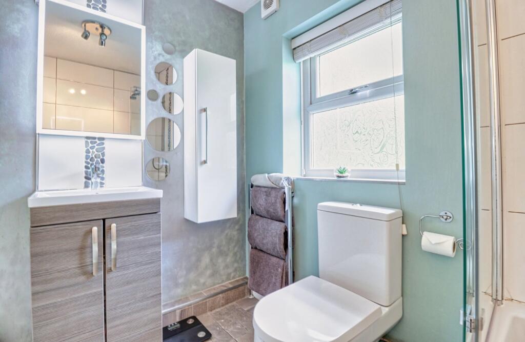 Additional property image - Roundhead Fold, Apperley Bridge, Bradford, West Yorkshire, BD10