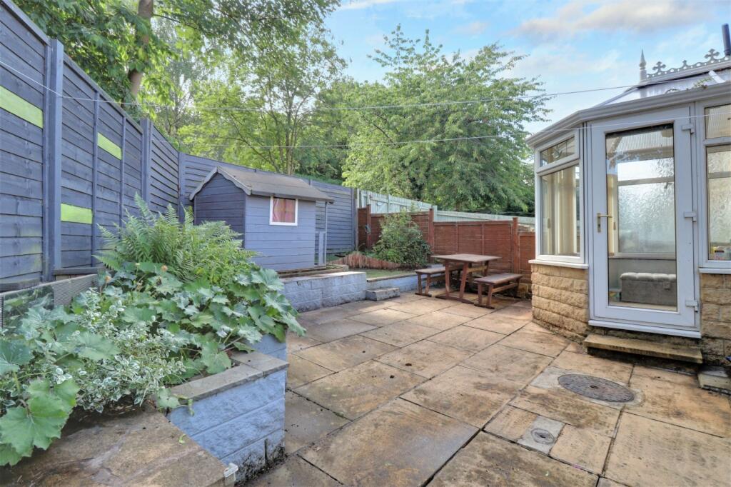 Additional property image - Roundhead Fold, Apperley Bridge, Bradford, West Yorkshire, BD10