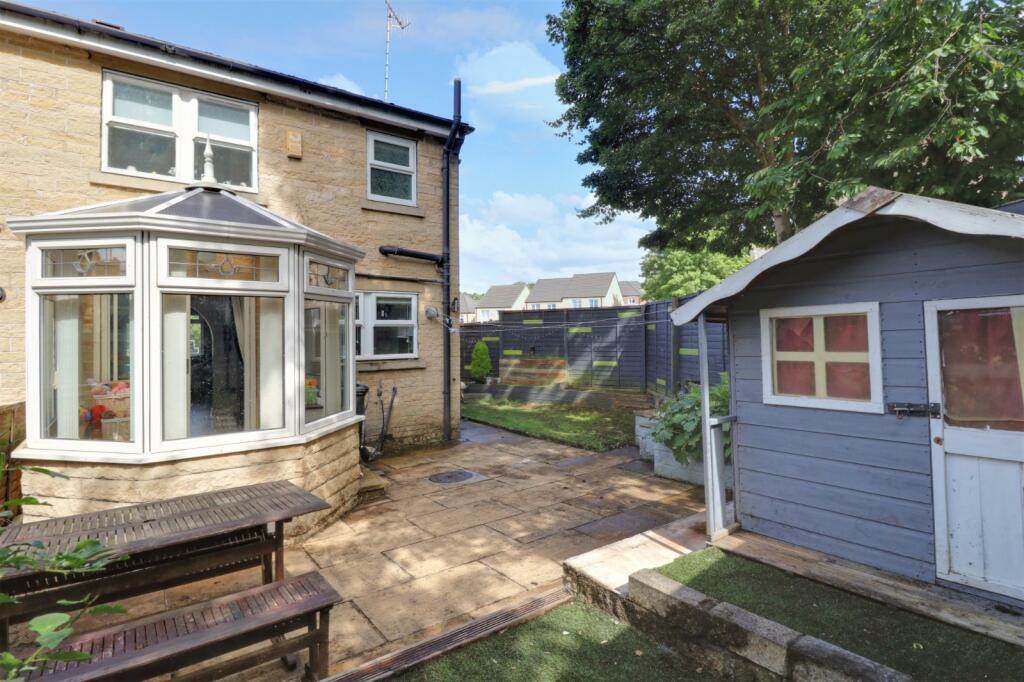Additional property image - Roundhead Fold, Apperley Bridge, Bradford, West Yorkshire, BD10