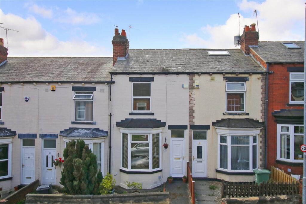 2 bedroom terraced house for sale in Springfield Mount, Horsforth