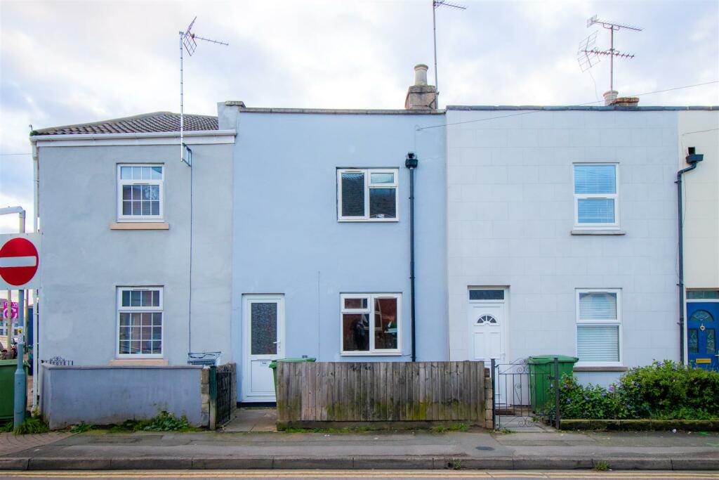 2 bedroom terraced house for rent in Swindon Road, Cheltenham, GL51