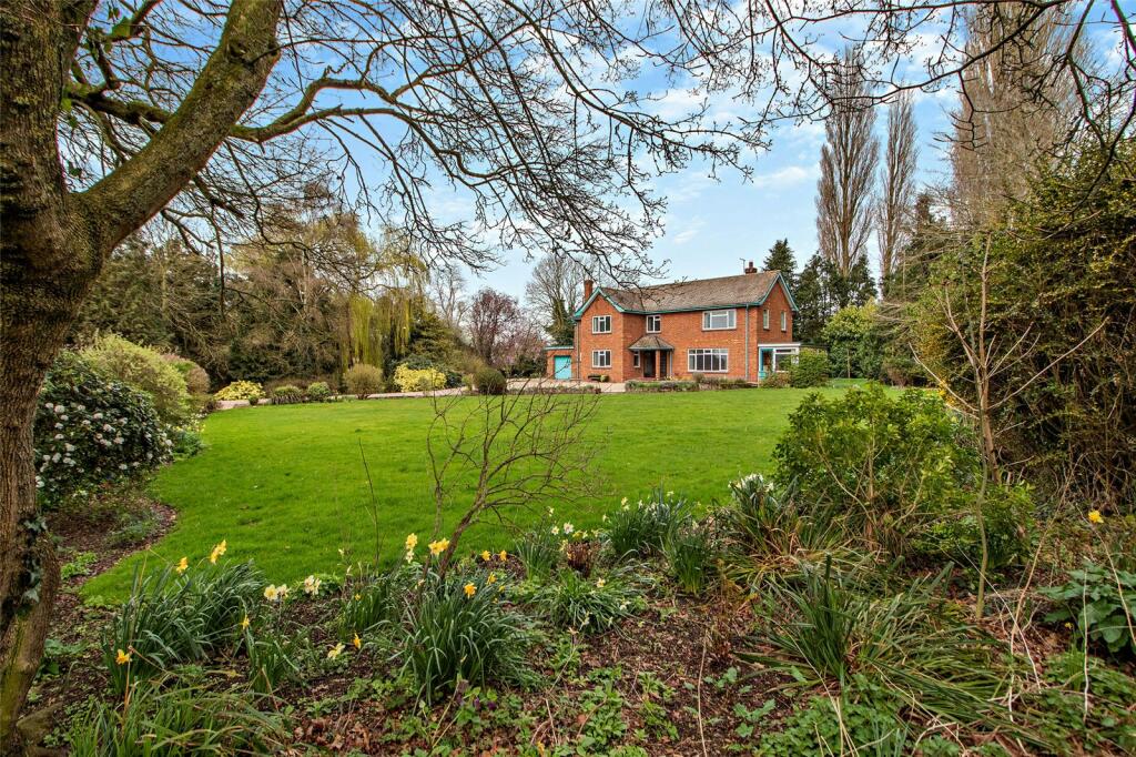 4 bedroom detached house for sale in Great Melton Road, Little Melton