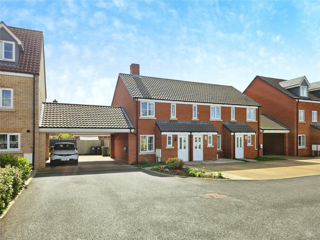 2 bedroom end of terrace house for sale in Weaver Crescent, Hethersett