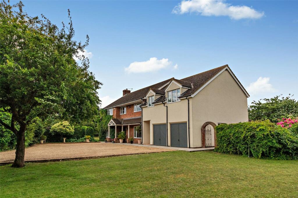 5 bedroom detached house for sale in High Oak Lane, Wicklewood