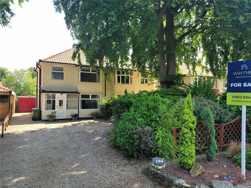 3 bedroom semidetached house for sale in Plumstead Road East, Norwich