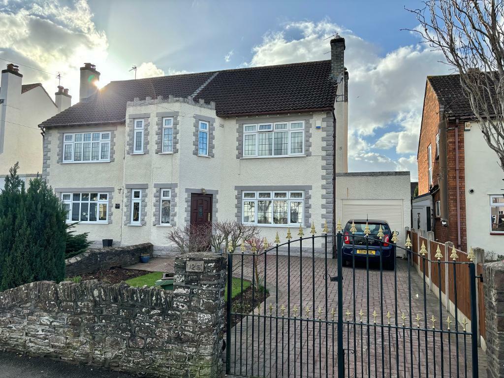 3 bedroom house for sale in Bromley Heath Road, Downend, Bristol, BS16 6HZ, BS16