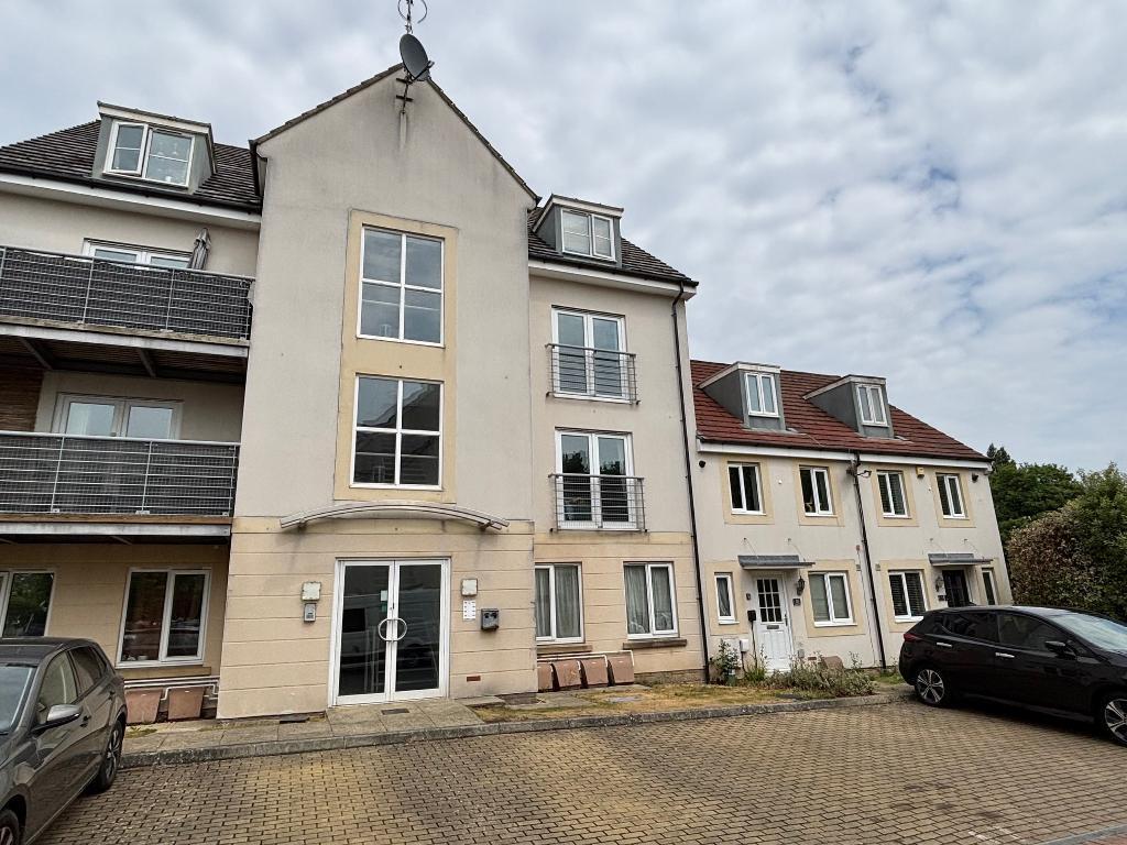 Main image of property: Summit Close, Kingswood, Bristol, BS15 9AB