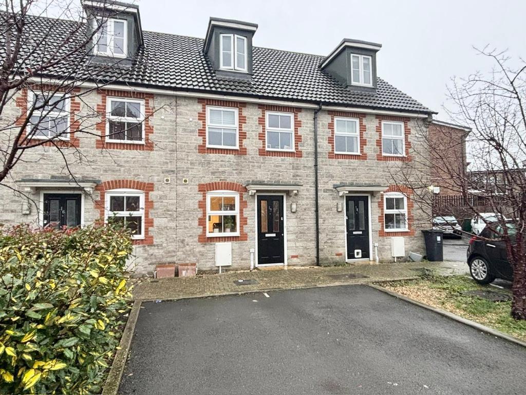 Main image of property: Morley Place, Staple Hill, Bristol, BS16 4DU