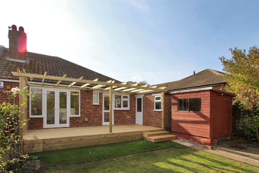 2 bedroom semidetached bungalow for sale in Summerhouse Drive, Joydens