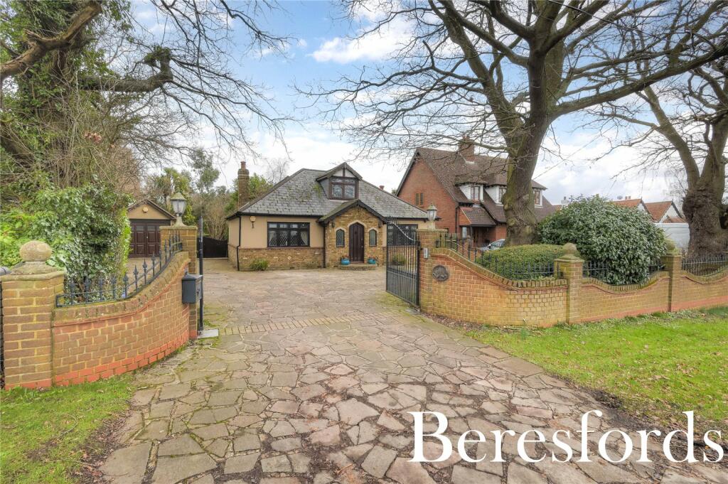 4 bedroom detached house for sale in Rectory Road, Little Burstead, CM12