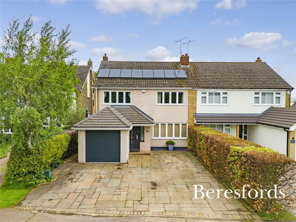 5 bedroom semidetached house for sale in Mountnessing Road, Billericay