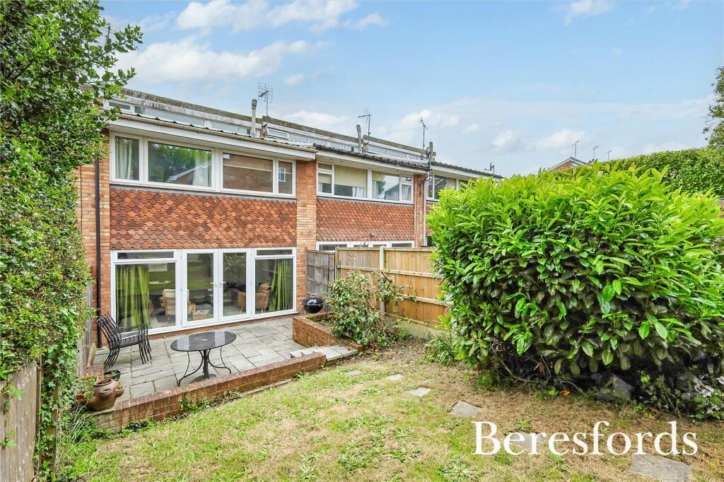 3 bedroom terraced house for sale in Chapel Court, Billericay, CM12