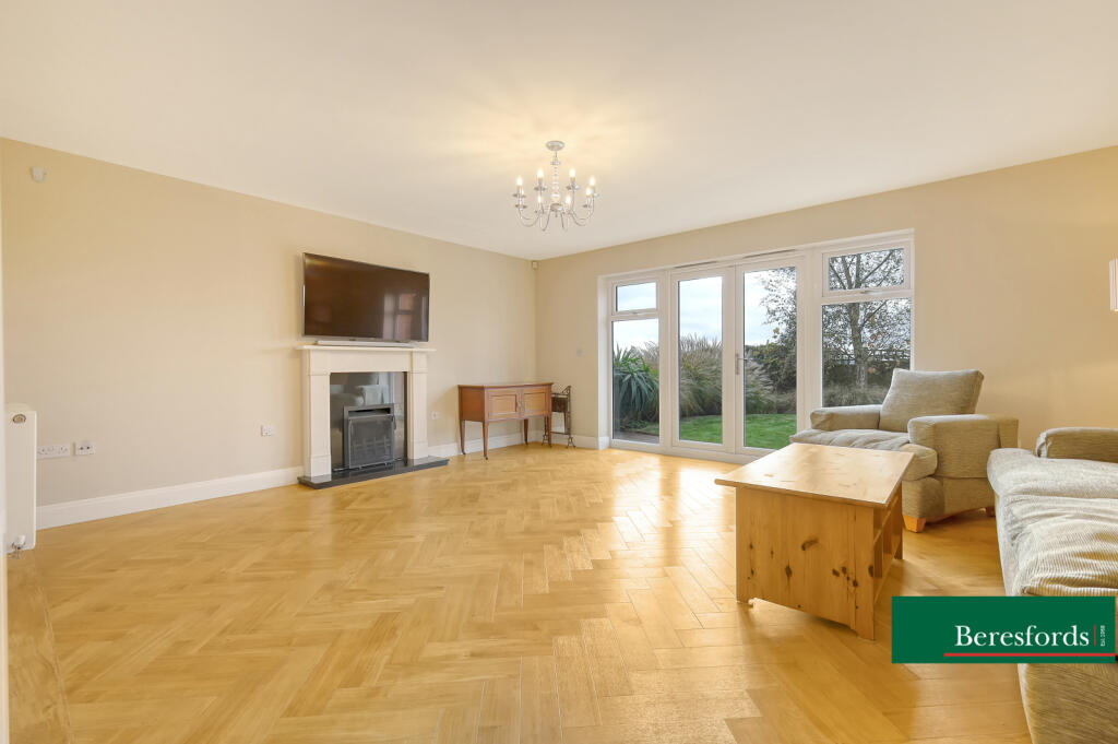 Additional property image - Bell Hill Close, Billericay, CM12