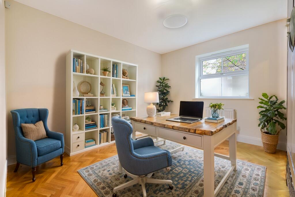 Additional property image - Bell Hill Close, Billericay, CM12