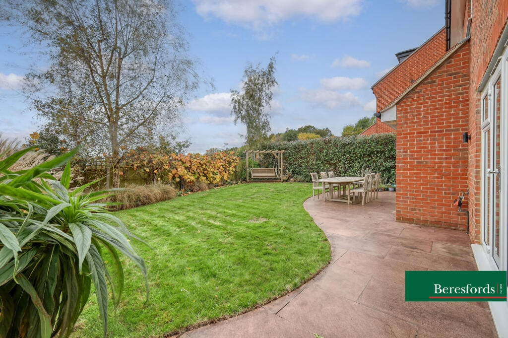 Additional property image - Bell Hill Close, Billericay, CM12