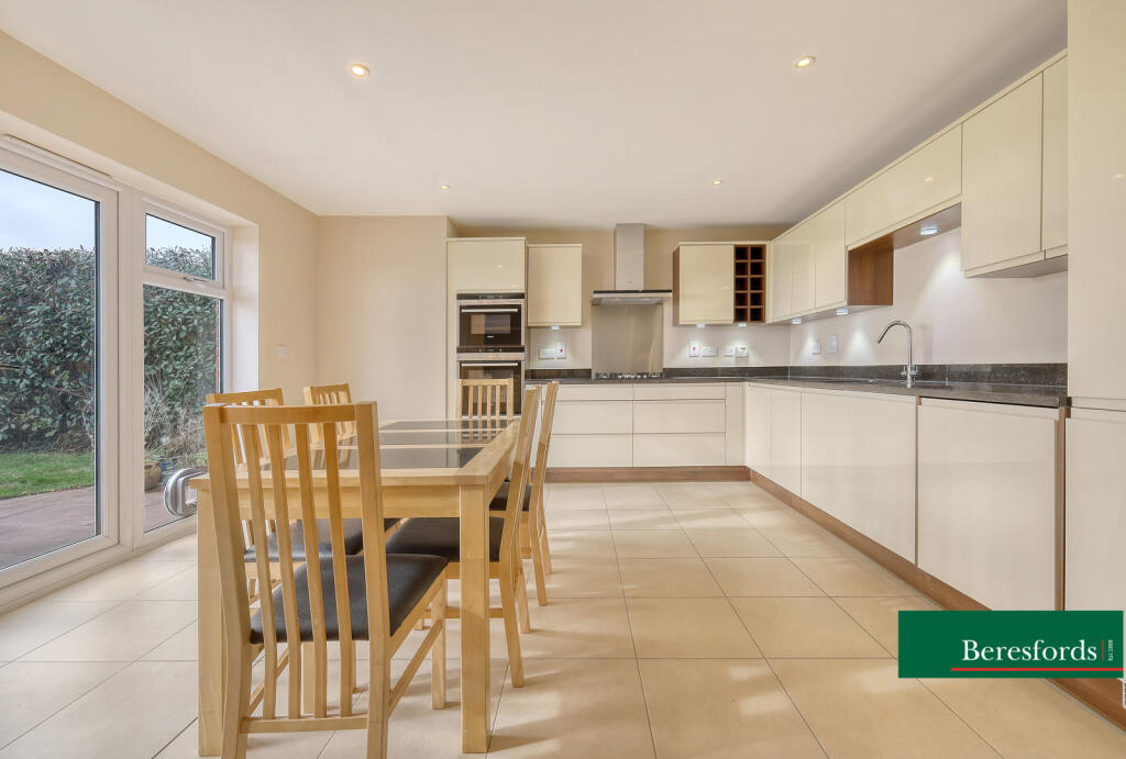 Additional property image - Bell Hill Close, Billericay, CM12