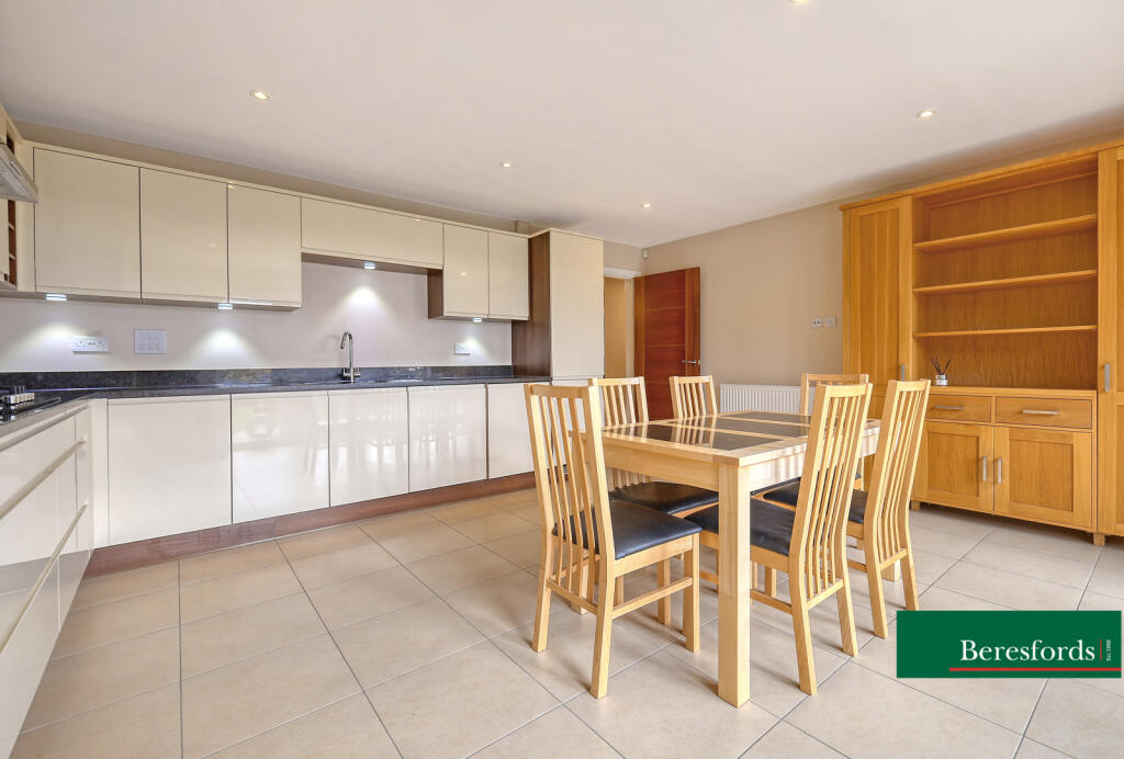 Additional property image - Bell Hill Close, Billericay, CM12