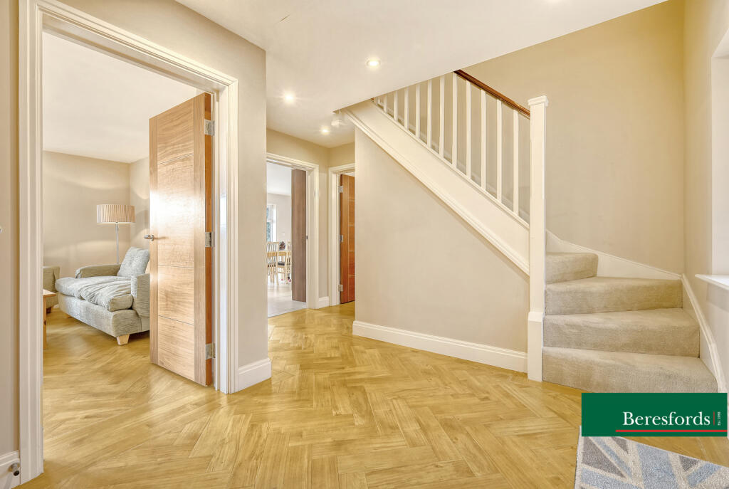 Additional property image - Bell Hill Close, Billericay, CM12