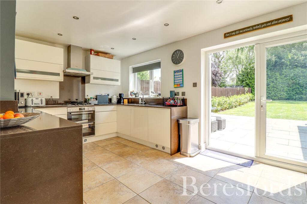 Additional property image - Knightbridge Walk, Billericay, CM12