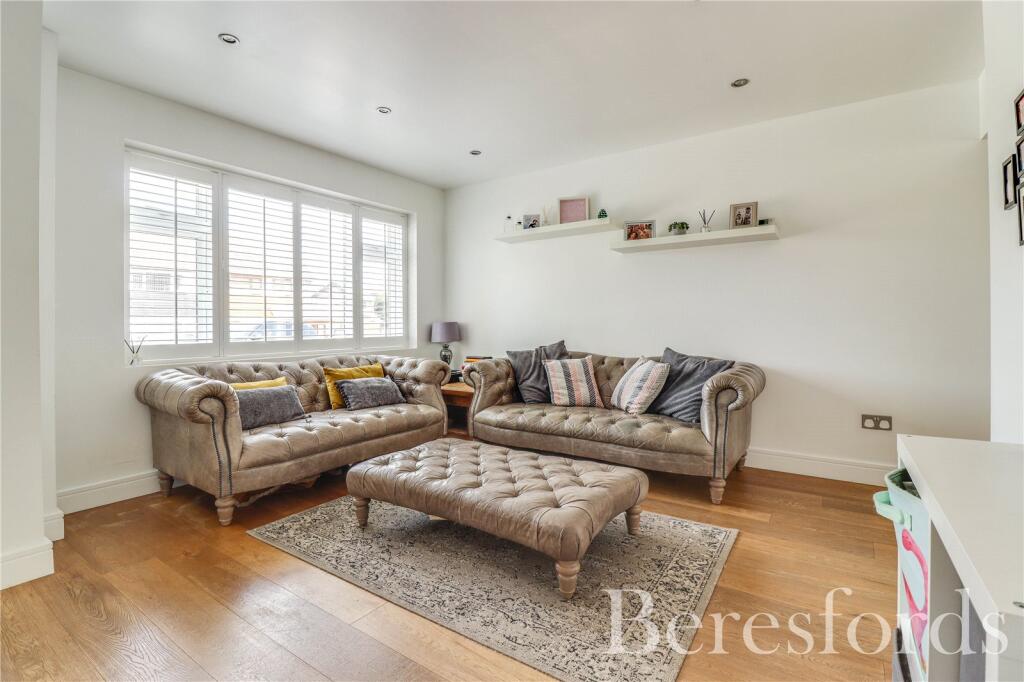 Additional property image - Knightbridge Walk, Billericay, CM12