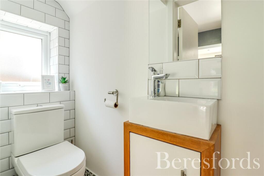 Additional property image - Knightbridge Walk, Billericay, CM12
