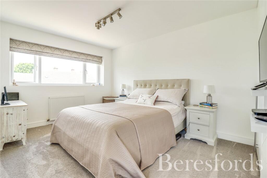 Additional property image - Knightbridge Walk, Billericay, CM12