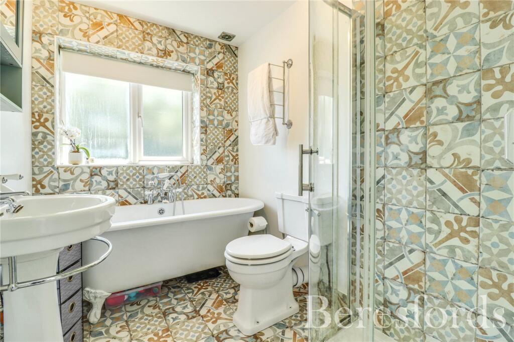 Additional property image - Knightbridge Walk, Billericay, CM12