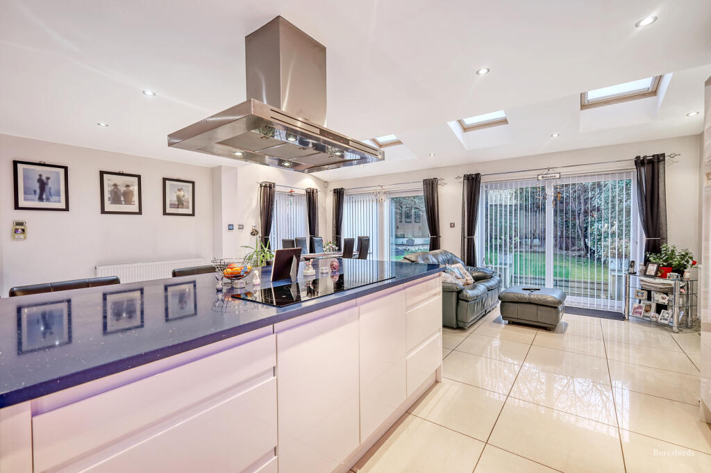 Additional property image - West Park Avenue, Billericay, CM12