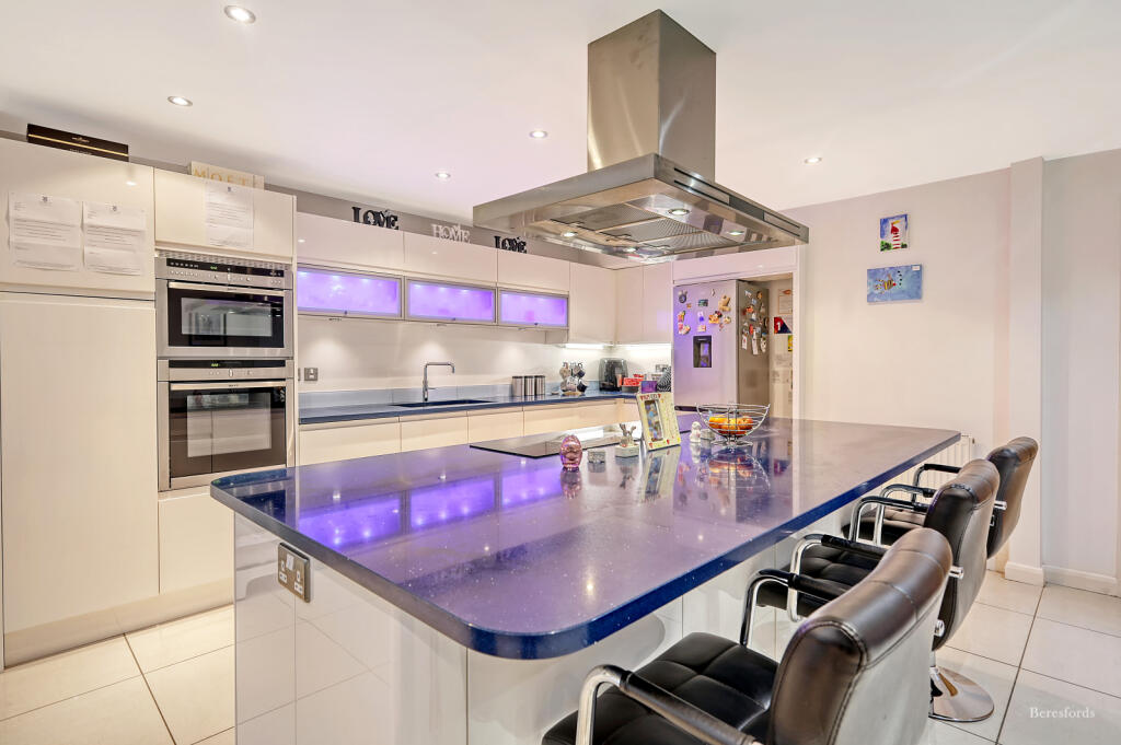 Additional property image - West Park Avenue, Billericay, CM12