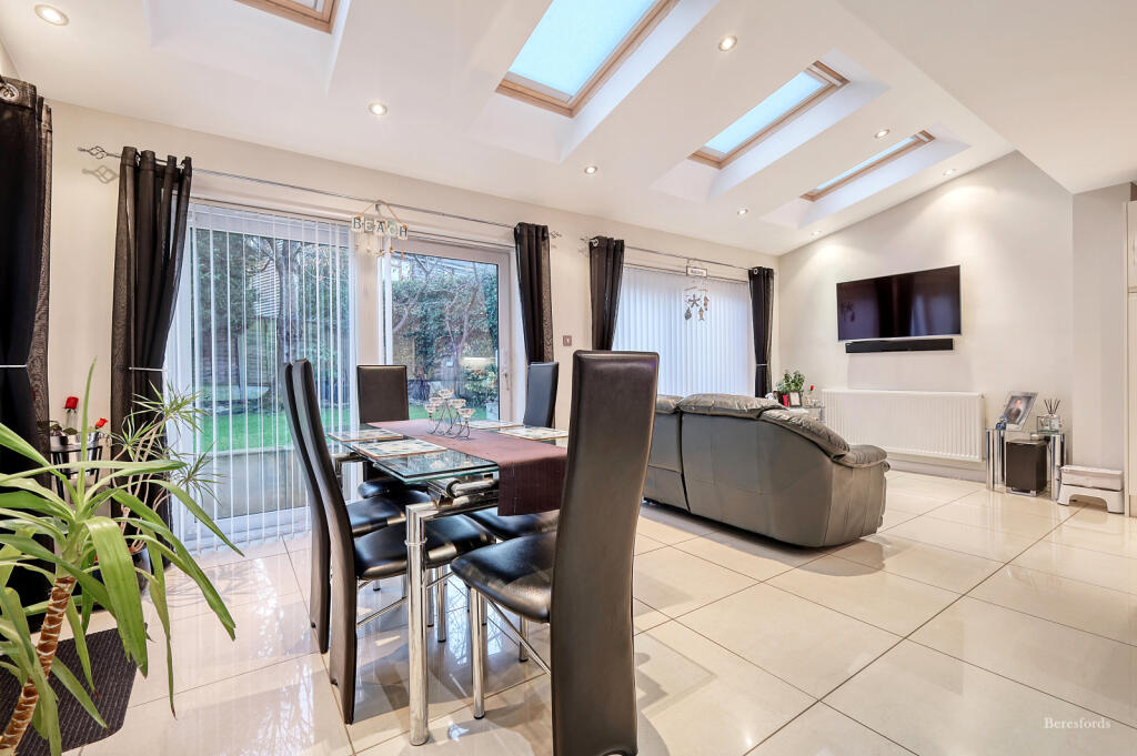 Additional property image - West Park Avenue, Billericay, CM12