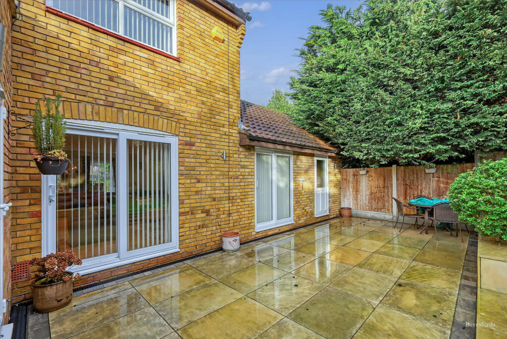 Additional property image - West Park Avenue, Billericay, CM12
