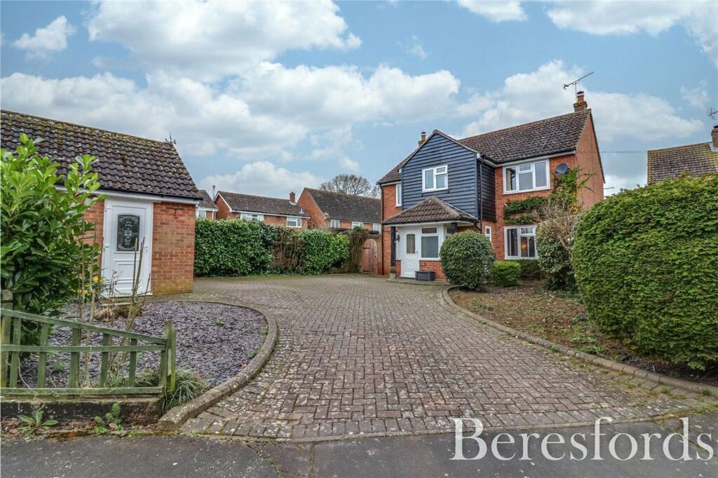 4 bedroom detached house for sale in Thistledown, Panfield, CM7