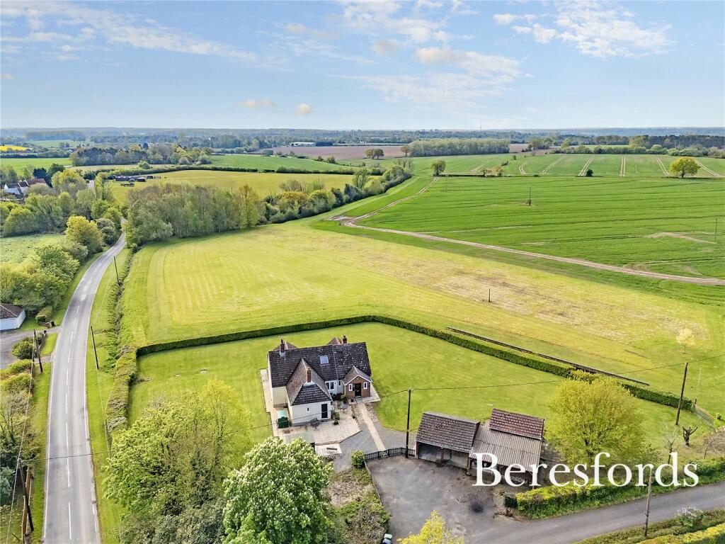 4 bedroom detached house for sale in Blackmore End, Braintree, CM7