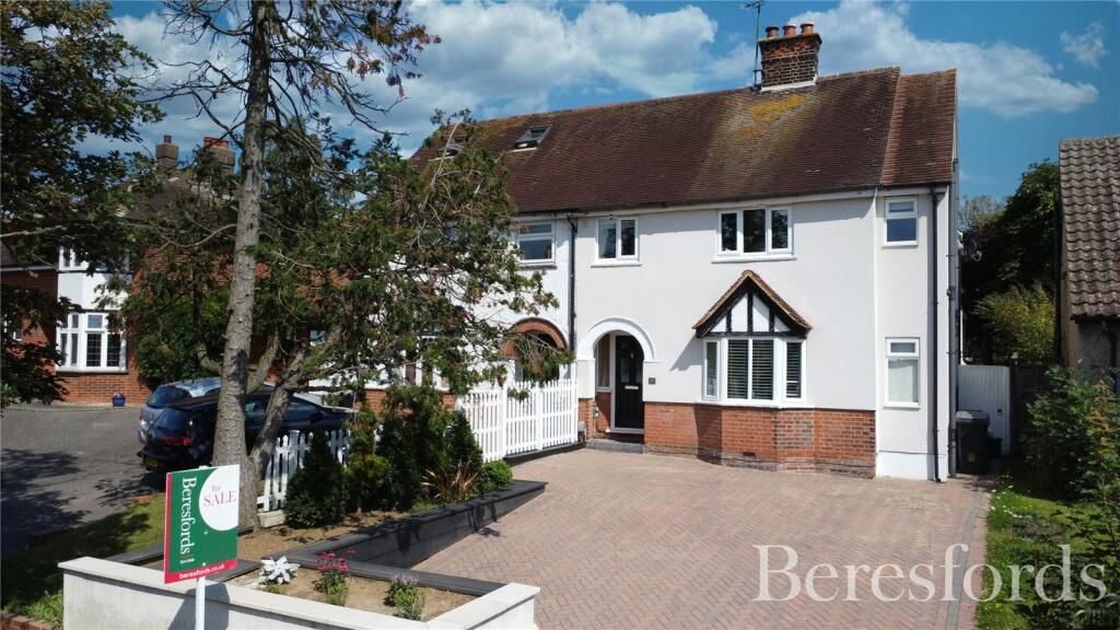 4 bedroom semidetached house for sale in Galleywood Road, Chelmsford, CM2