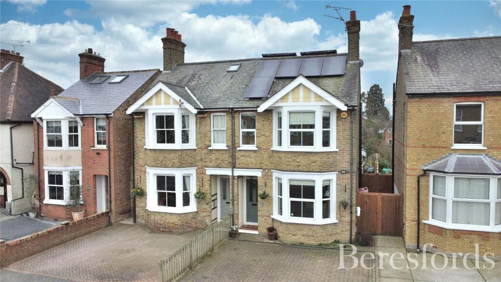 4 bedroom semidetached house for sale in Swiss Avenue, Chelmsford, CM1