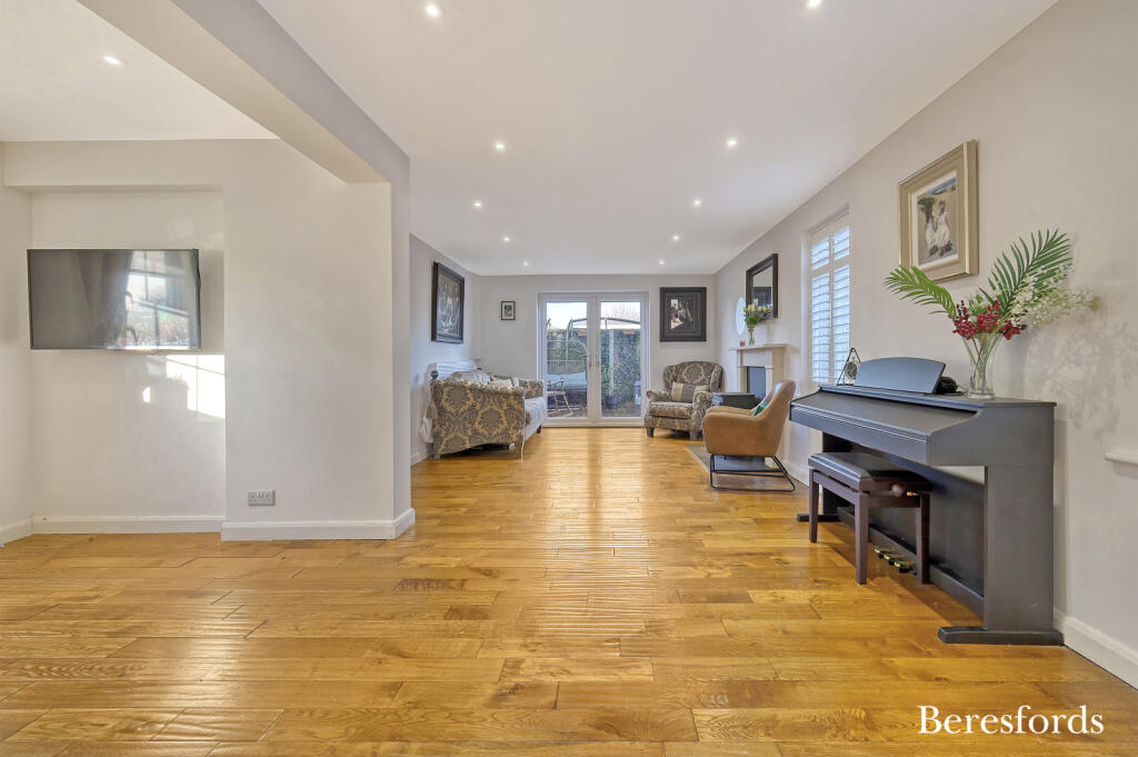 Additional property image - Broads Green, Great Waltham, CM3