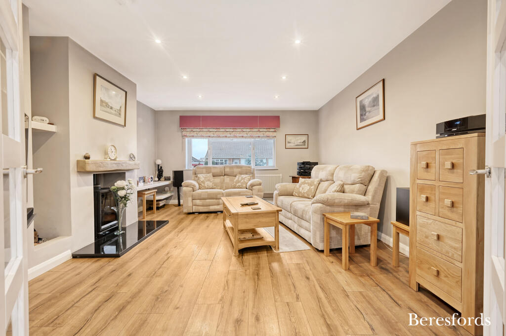 Additional property image - Runsell Close, Danbury, CM3