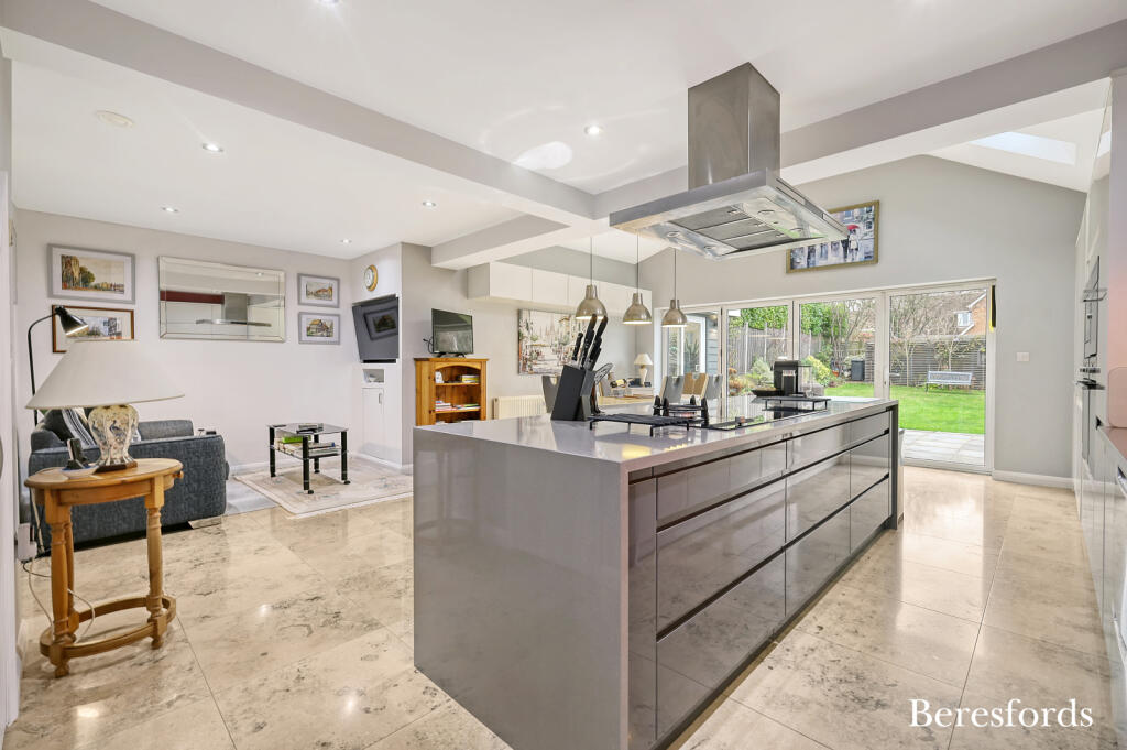 Additional property image - Runsell Close, Danbury, CM3