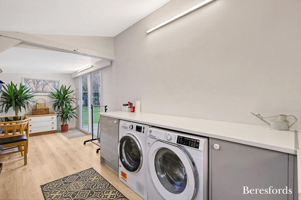 Additional property image - Runsell Close, Danbury, CM3