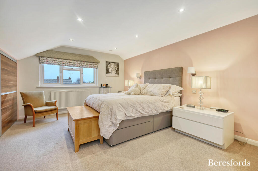 Additional property image - Runsell Close, Danbury, CM3