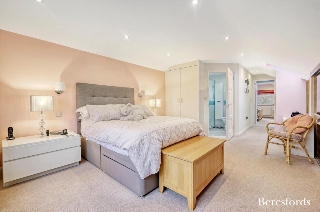 Additional property image - Runsell Close, Danbury, CM3