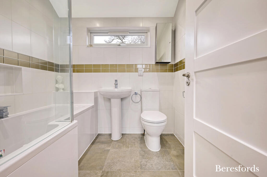 Additional property image - Runsell Close, Danbury, CM3