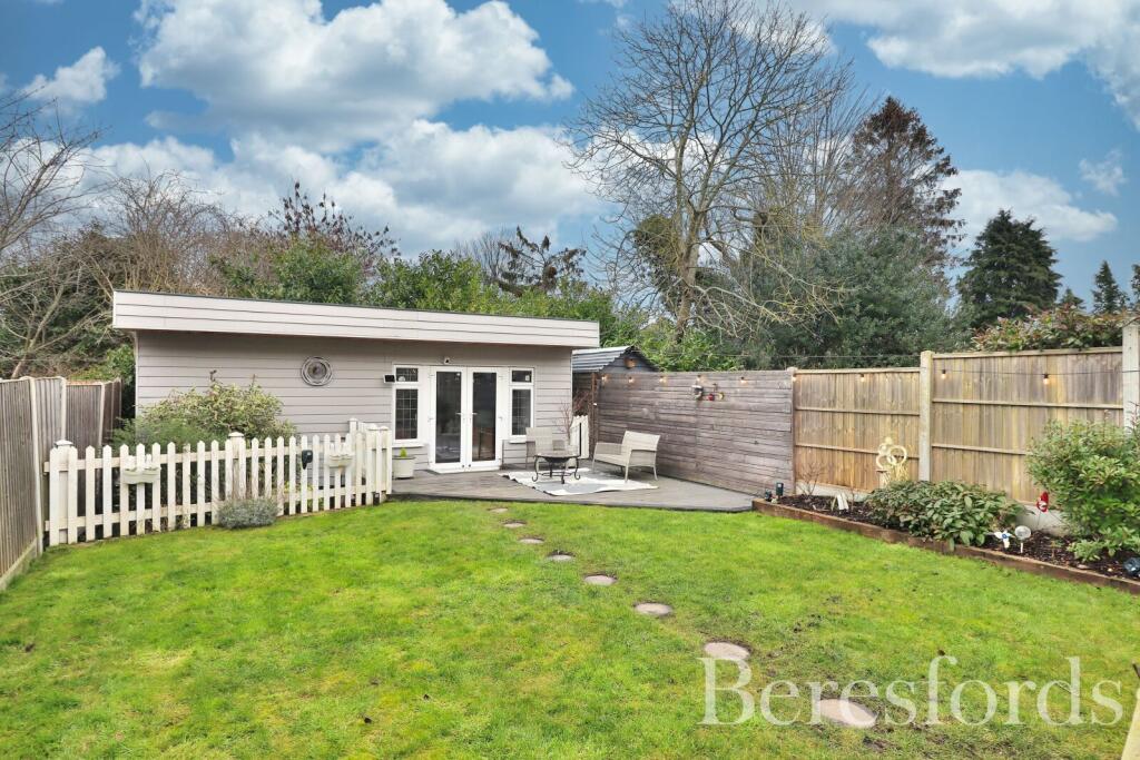 Additional property image - Fifth Avenue, Chelmsford, CM1